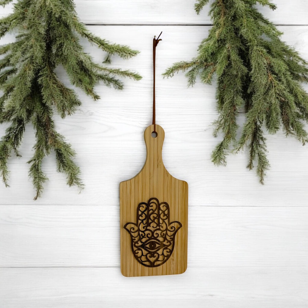 Shabbat shalom cutting board Bamboo wood with engraving of wine bottle glass with Hebrew and English Shabbat shalom or Hamsa cutting board
