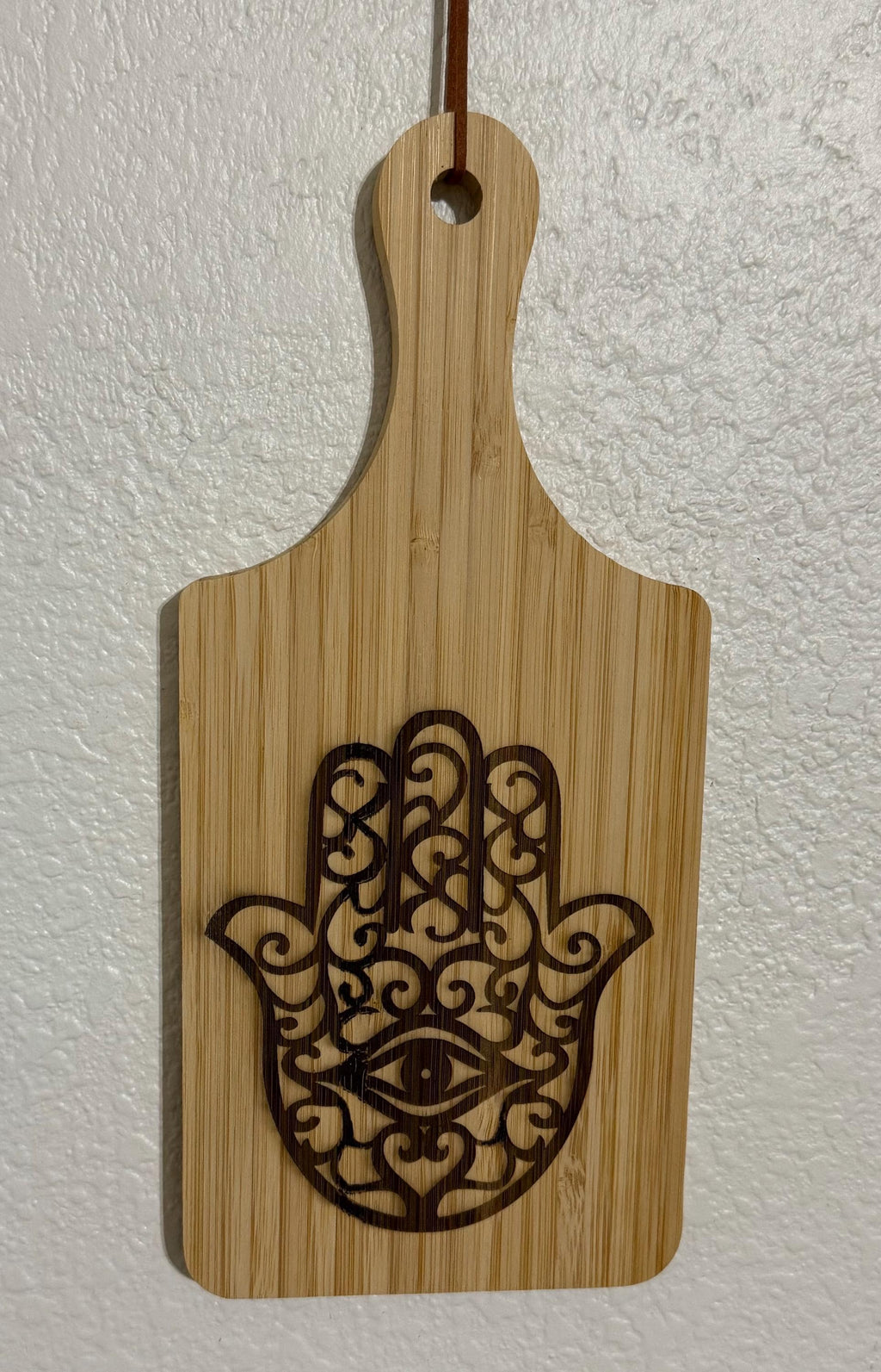 Shabbat shalom cutting board Bamboo wood with engraving of wine bottle glass with Hebrew and English Shabbat shalom or Hamsa cutting board