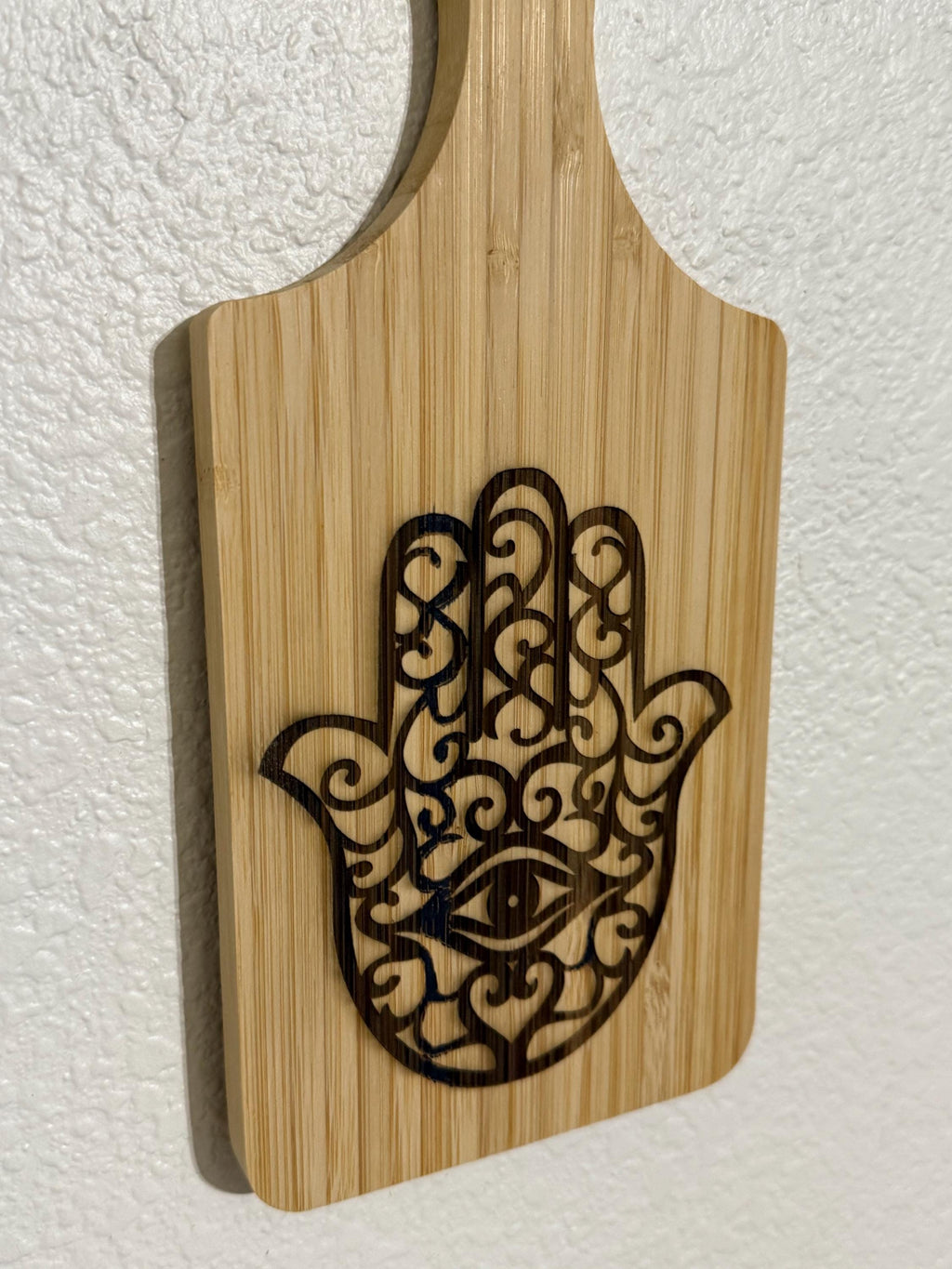 Shabbat shalom cutting board Bamboo wood with engraving of wine bottle glass with Hebrew and English Shabbat shalom or Hamsa cutting board